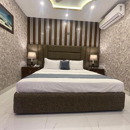 Hotel Croydon International ラーワルピンディー エクステリア 写真