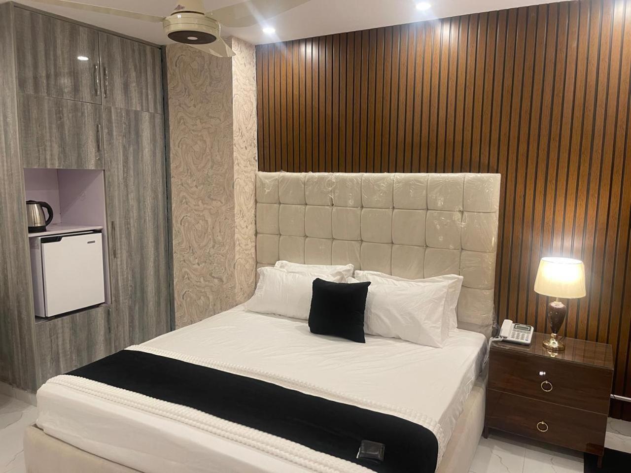 Hotel Croydon International ラーワルピンディー エクステリア 写真